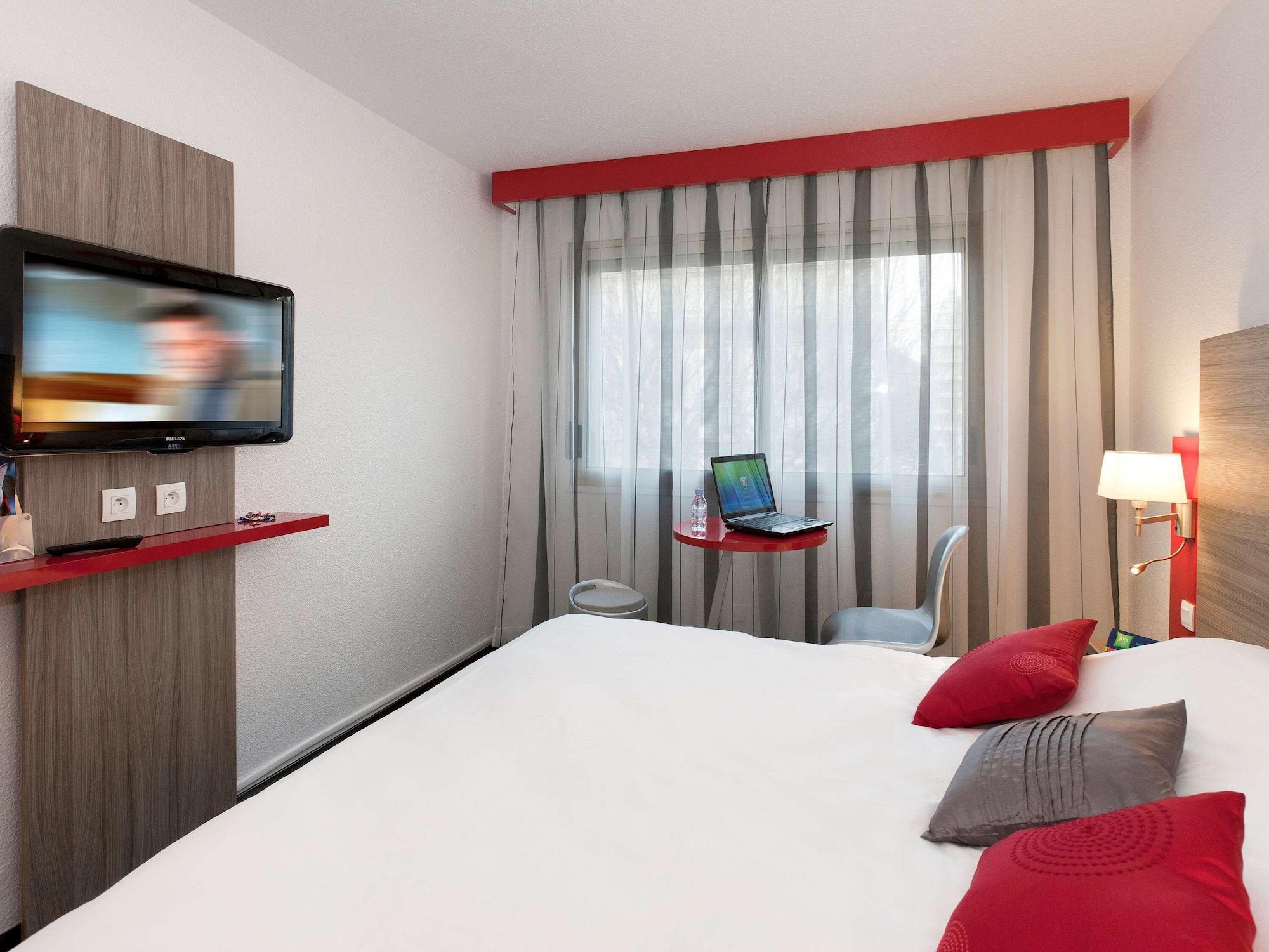 Отель Ibis Styles Grenoble Centre Gare Экстерьер фото
