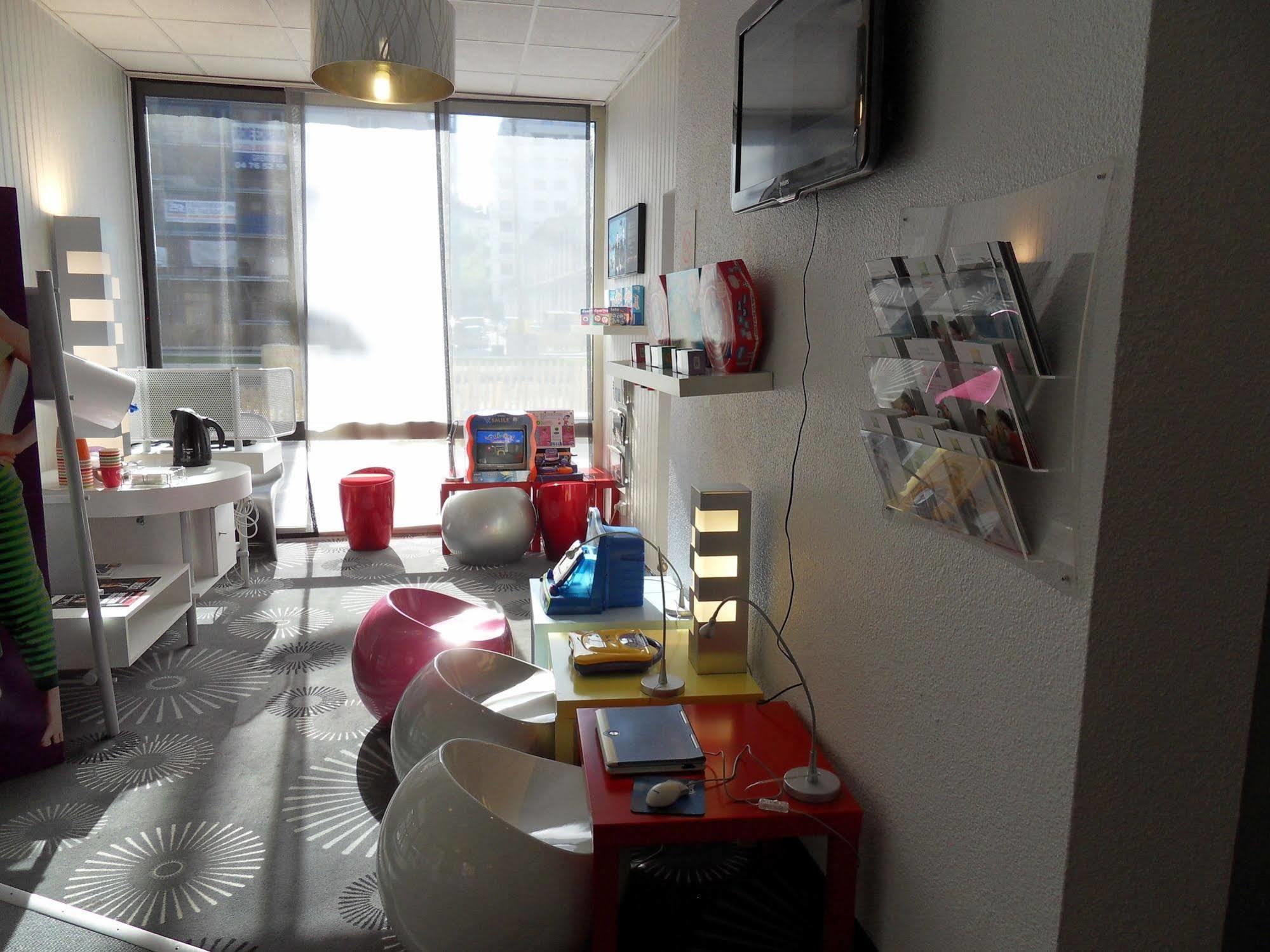 Отель Ibis Styles Grenoble Centre Gare Экстерьер фото